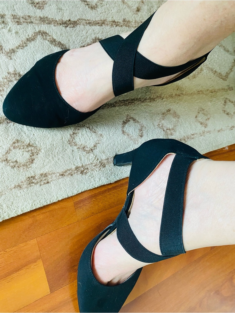 🛍️Life Stride Black Crisscross Pointed-Toe Heels - Picture 15 of 16